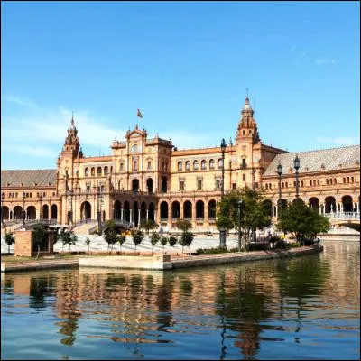 Quel fleuve arrose la ville espagnole de S&eacute;ville ?