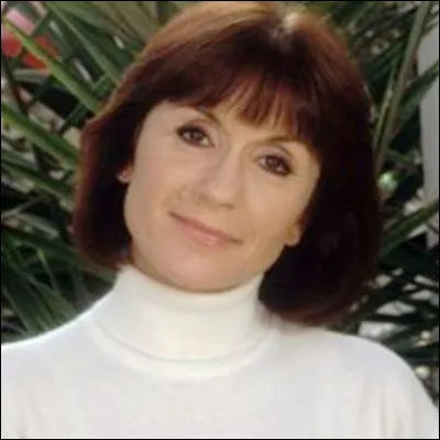 Dans quelle s&eacute;rie t&eacute;l&eacute;vis&eacute;e fran&ccedil;aise Dani&egrave;le &Eacute;venou incarne-t-elle une polici&egrave;re ?