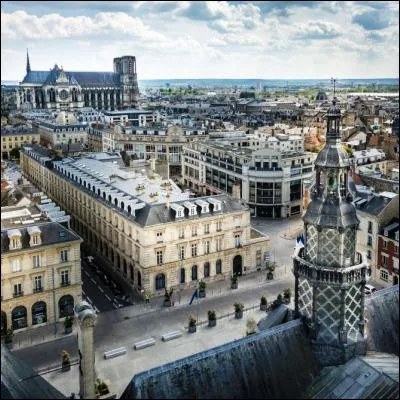 Dans quel d&eacute;partement se trouve la ville de Reims ?