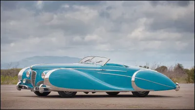 Après la Seconde Guerre mondiale, les constructeurs français de luxe eurent beaucoup de peine à revenir dans la course avec des modèles très chers et à la technologie surannée. Ce fort beau modèle ne déroge pas à la règle. Pouvez-vous me nommer cette voiture ?