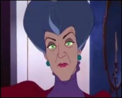 Comment s'appelle sa cruelle belle-mère ?