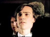 Qui est ce personnage ? (indice il est all au bal de Nol (4) avec Fleur Delacour )