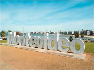 Un soleil apparait sur le drapeau de l'Uruguay.