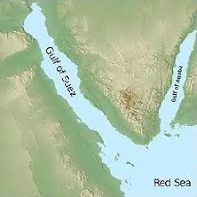 Le golfe d'Aqaba borde les côtes de la Jordanie.