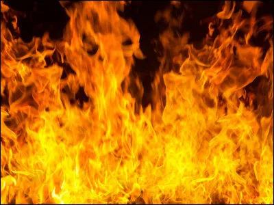 Ambre n'est pas douée avec le feu.