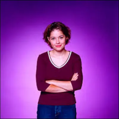 Comment s'appelle le personnage incarné par l'actrice Sarah Lind ?