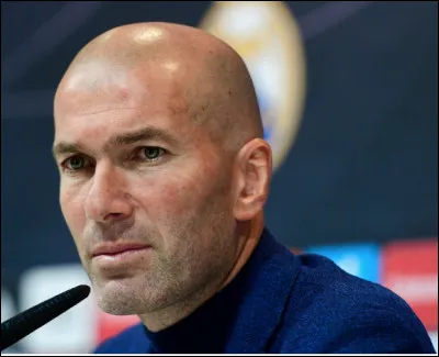 Qui est ce Zinédine, footballeur international, champion du monde 1998 et devenu entraineur du Real de Madrid ?
