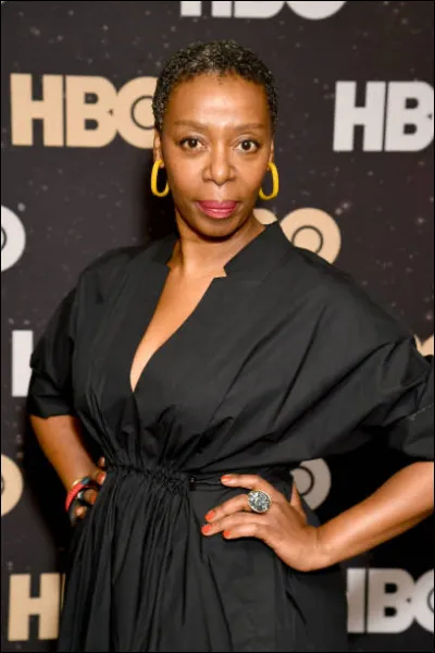 Quelle est l’actrice qui la joue dans la pièce de théâtre de ''L’Enfant maudit'' ?