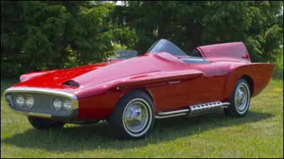 Précisons que ce monsieur avait fait ses classes auprès d'un célèbre styliste italien de ...[quelle ville ?] : lequel ?