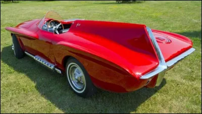 Malgré ces (presque) 5 m de long, l'engin est un ...