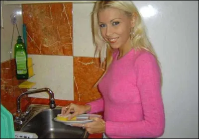 Dans quel genre de films ''Nikky Blond'' tournait-elle ?