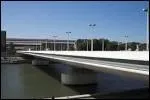 Quel pont relie  Paris les gares d'Austerlitz et de Lyon ?