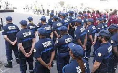 État d'une nation qui ne participe pas à une guerre.