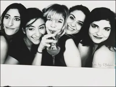 Comment s'appelle ses sœurs ?