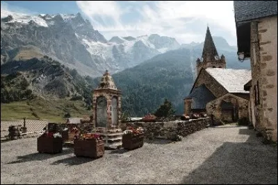 Au pied de la Meije (3 982 m) et à quelques kilomètres du col du Lautaret, cette commune est réputée pour le ski hors-piste. Quel est son nom ?