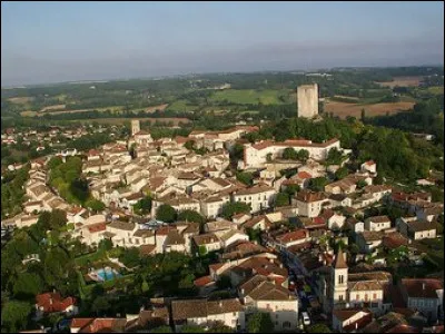 Le village de Montcuq près de Cahors a été rendu célèbre par l'émission "Le Petit Rapporteur". Dans quel département de la région Occitanie se trouve-t-on ?