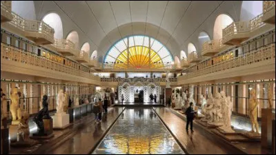 Cette ancienne piscine art déco du département du Nord a été reconvertie en musée. Dans quelle ville se trouve-t-on ?