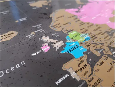 Au niveau mondial la population des États-Unis se situe en...