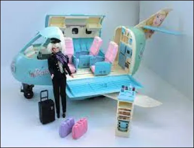 À quelle humoriste doit-on le sketch "L'avion de Barbie" ?