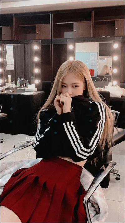 Quelle membre est née en janvier ? (il y en a 2 mais là, il ny en a quune dans les réponses proposées)