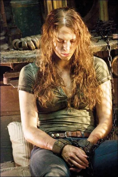 Qui est Whitney par rapport  Clay Miller ?