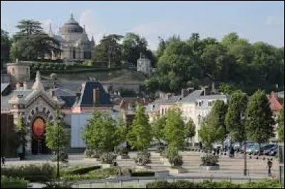 Ville du Centre-Val-de-Loire, Dreux se situe dans le département ...