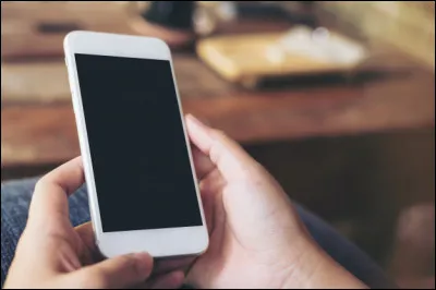 Il faut s'abstenir d'utiliser son téléphone lors d'un rendez-vous ou lors d'un repas.