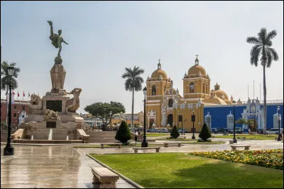 Trujillo, 800 000 habitants, est une ville d'...
