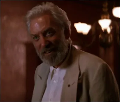Quel est le personnage joué par Donald Sutherland ?