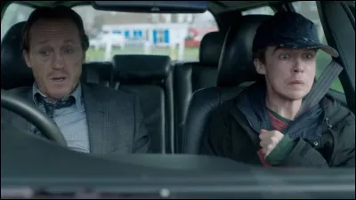 Dans "Tais-toi et danse" (saison 3, épisode 3), Kenny est victime de chantage mais qu'est-ce qui sert de chantage ?