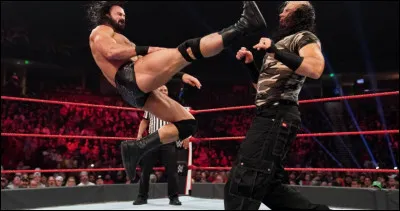 Qui est l'actuel champion Universel et qui est l'actuel champion de la WWE ? (Avant Fastlane)