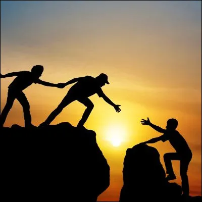 Quel terme d&eacute;signe le devoir social d�aide entre les membres d�une communaut&eacute; ?