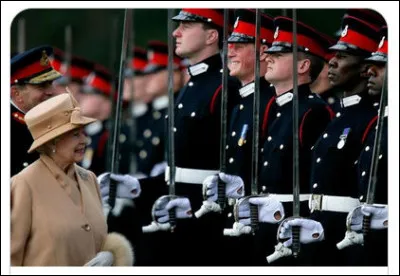 Sur l'image, on voit clairement qu'il n'y en a que deux qui rigolent : que s'est-il passé ?