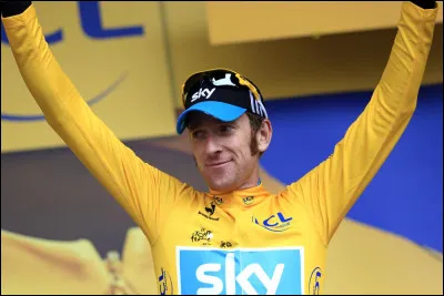 Ce coureur cycliste a été, en 2012, le premier britannique à remporter le Tour de France : c'est ... Wiggins.