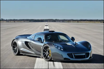 La plus chère et la rapide des Lotus, comment s'appelle-t-elle ?