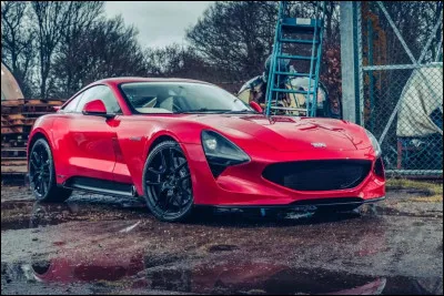 On retraverse l'océan et on va en Angleterre. De quelle voiture s'agit-il ?