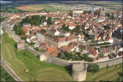 Nous restons dans le Grand-Est, avec cette visite de Langres. Ville fortifiée, elle se situe dans le département ...