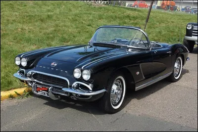 À quel personnage de série appartient cette Corvette C1 tout droit venu des enfers ?