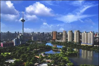 Shenyang, 8,3 millions d'habitants, est une ville d' ...