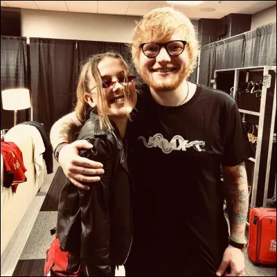 Son chanteur préféré est :