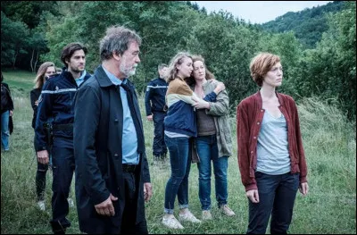Comment se nomme l'acteur principal de la série télévisée "Les Rivières pourpres" (2018) ?