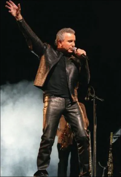 Ah lui, hé ! Avec son cuir, il est ... pour l'hiver !