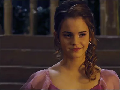 Avec qui va-t-elle au bal ?