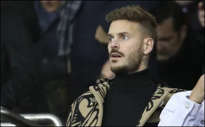 Qui, de son père ou de sa mère, a quitté la maison ?