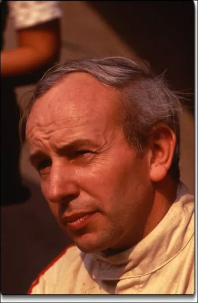 Ce pilote, le seul à avoir été titré champion du monde de moto - entre 1958 et 1960 - et en Formule 1, en 1964, c'est ... Surtees