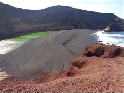 Traditionnellement, par quelle périphrase désigne-t-on les États-Unis d'Amérique ?