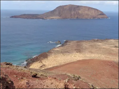 Quel trio d'humoristes français retrouve-t-on, en 1995, à l'affiche du film "Les Trois Frères" ?