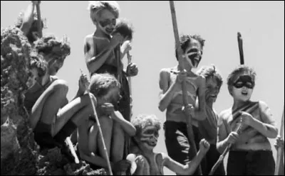 Quel animal mange-t-on cru dans le roman "Sa majesté des mouches" de William Golding ?