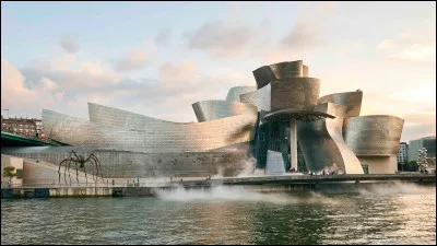 Dans quelle ville espagnole Frank Gehry a-t-il construit le musée Guggenheim  ?