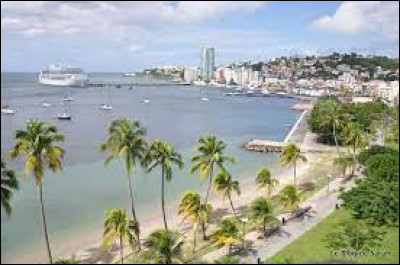 Fort-de-France est-elle une ville située en Guadeloupe ?
